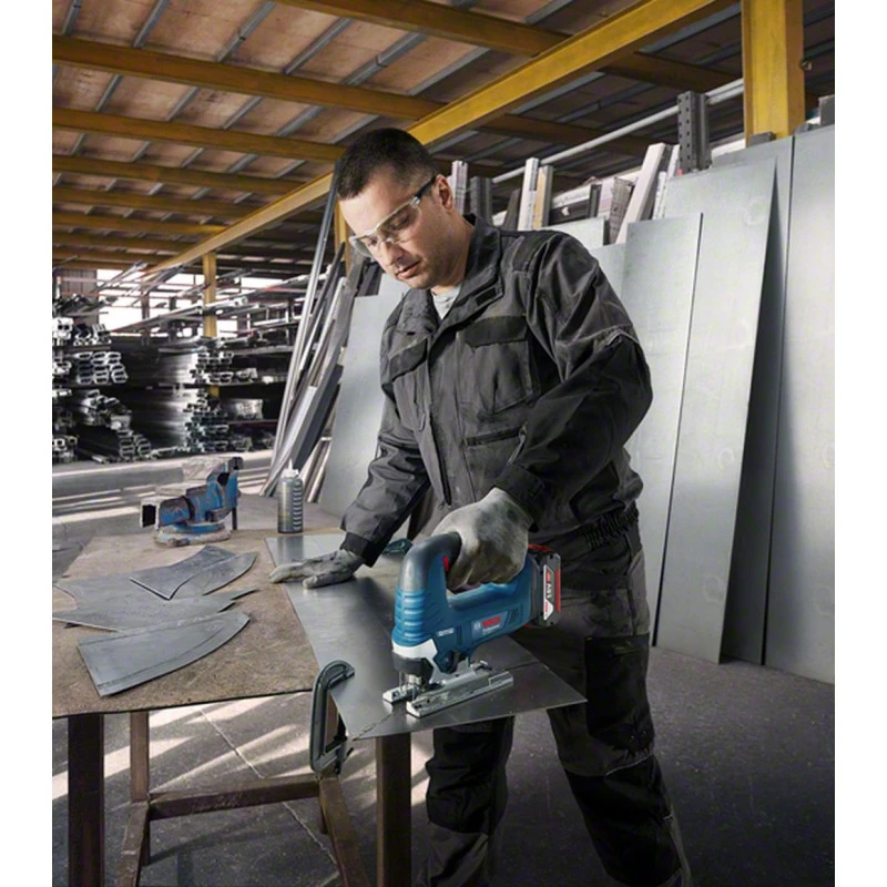 BOSCH GST 185-LI Scie Sauteuse Sans Fil, 2x 4,0 Ah, GAL 18V-40, Coffret, 06015B3024 4 BOSCH GST 185-LI Scie Sauteuse Sans Fil, 2x 4,0 Ah, GAL 18V-40, Coffret, 06015B3024 – Image 2