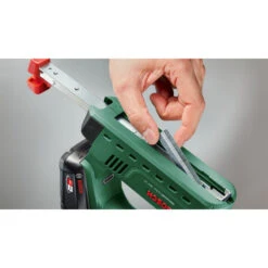 BOSCH UniversalTacker 18V-14 Agrafeuse Sans-fil (solo) 06032A7000 -NMSLOUTIL shop BOSCH 06032A7000 4 800x800 1