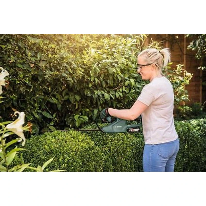 BOSCH EasyHedgeCut 18-45 Taille-haies Sans Fil, 1x Batterie 0600849H02 6 BOSCH EasyHedgeCut 18-45 Taille-haies Sans Fil, 1x Batterie 0600849H02 – Image 4