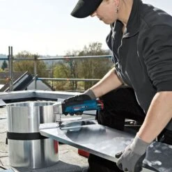 BOSCH GSC 12V-13 Cisaille A Tôle Sans-fil 0601926108 -NMSLOUTIL shop bosch gsc 108 v li aku nuzky 0601926108 1 800x800 1