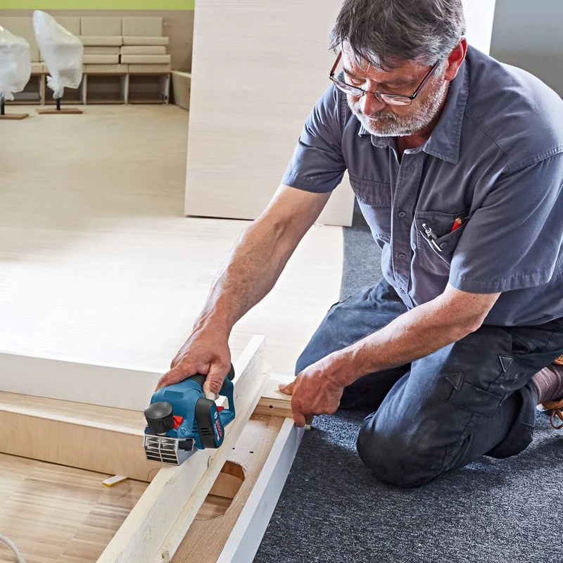 BOSCH GHO 12V-20 Rabot Sans-fil 06015A7000 5 BOSCH GHO 12V-20 Rabot Sans-fil 06015A7000 – Image 3