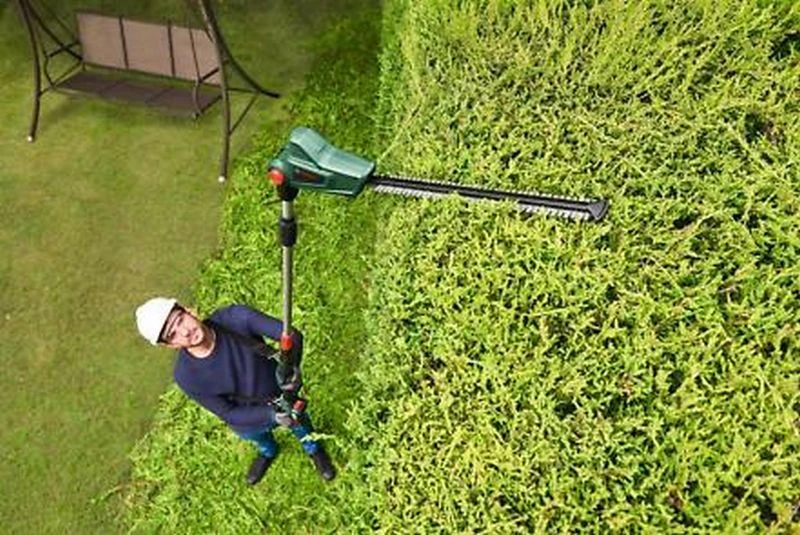 BOSCH UniversalHedgePole 18 Taille-haies Télescopique Sans-fil 06008B3001 7 BOSCH UniversalHedgePole 18 Taille-haies Télescopique Sans-fil 06008B3001 – Image 5