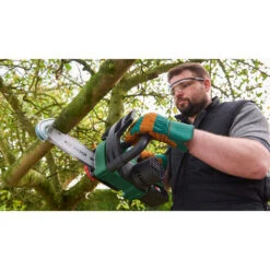 BOSCH UniversalChain 18 Tronçonneuse A Chaîne Sans Fil, 1x Batterie 06008B8000 10 BOSCH UniversalChain 18 Tronçonneuse A Chaîne Sans Fil, 1x Batterie 06008B8000 -NMSLOUTIL shop bosch 06008B8000 5 800x800 1