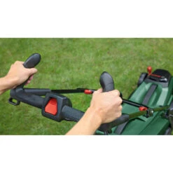 BOSCH CityMower 18V-32-300 Tondeuse A Gazon Sans Fil, Solo, 32 Cm 06008B9A08 11 BOSCH CityMower 18V-32-300 Tondeuse A Gazon Sans Fil, Solo, 32 Cm 06008B9A08 -NMSLOUTIL shop bosch 06008B9A08 4 800x800 1